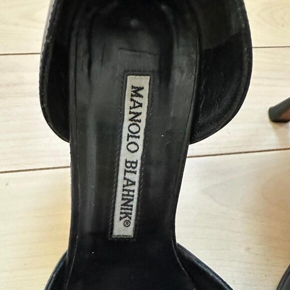 Manolo Blahnik Leather D’Orsay Pumps – Classic Black Pointed Toe Heels - Picture 5 of 8